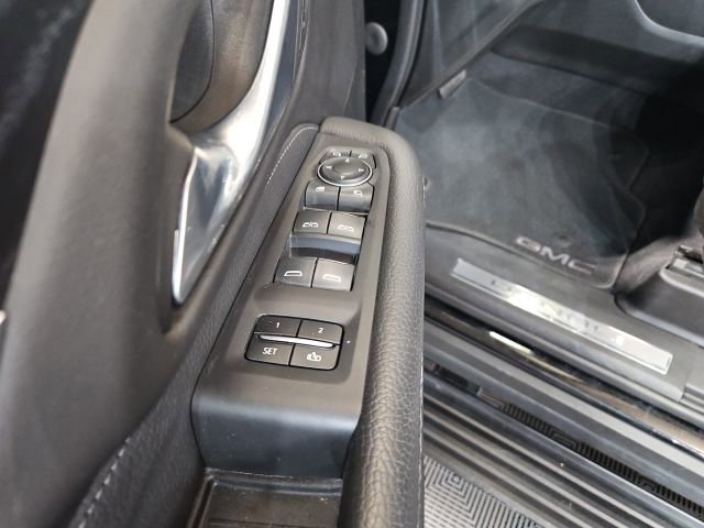 Used 2022 GMC Yukon XL Denali image 7