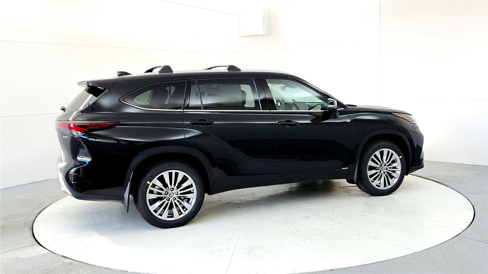 New 2026 Toyota Highlander Platinum image 6