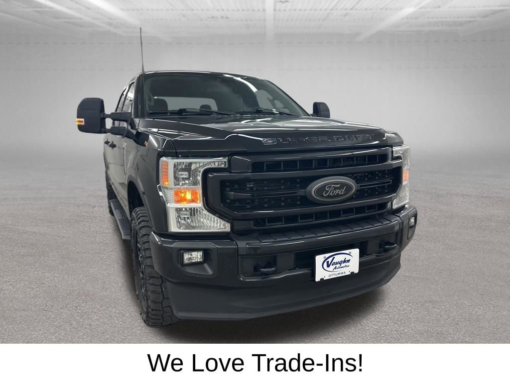 Used 2022 Ford F250 XLT w/ Black Appearance Package AWD/4WD image 3