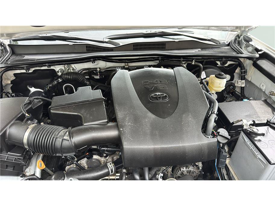 Used 2021 Toyota Tacoma TRD Sport w/ Technology Package RWD image 28
