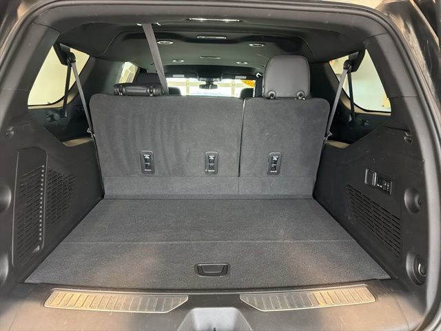 Used 2022 Chevrolet Suburban RST w/ Luxury Package AWD/4WD image 20