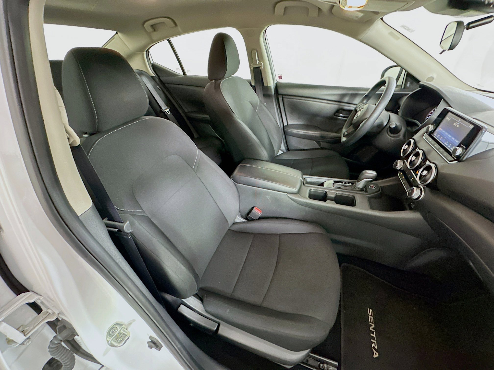 Used 2025 Nissan Sentra S image 29