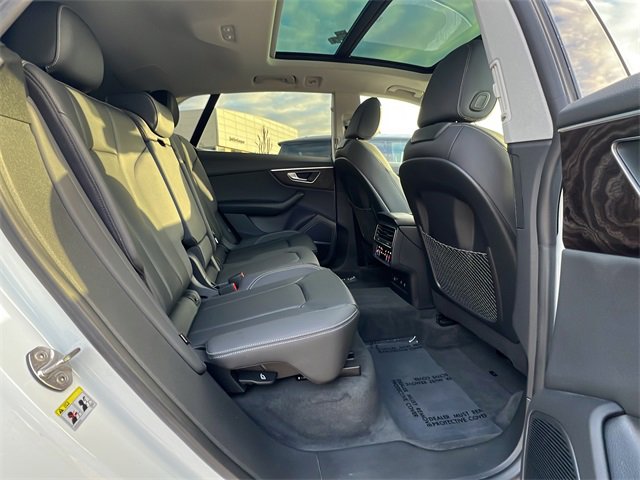 Used 2022 Audi Q8 Premium Plus w/ Premium Plus Package image 28
