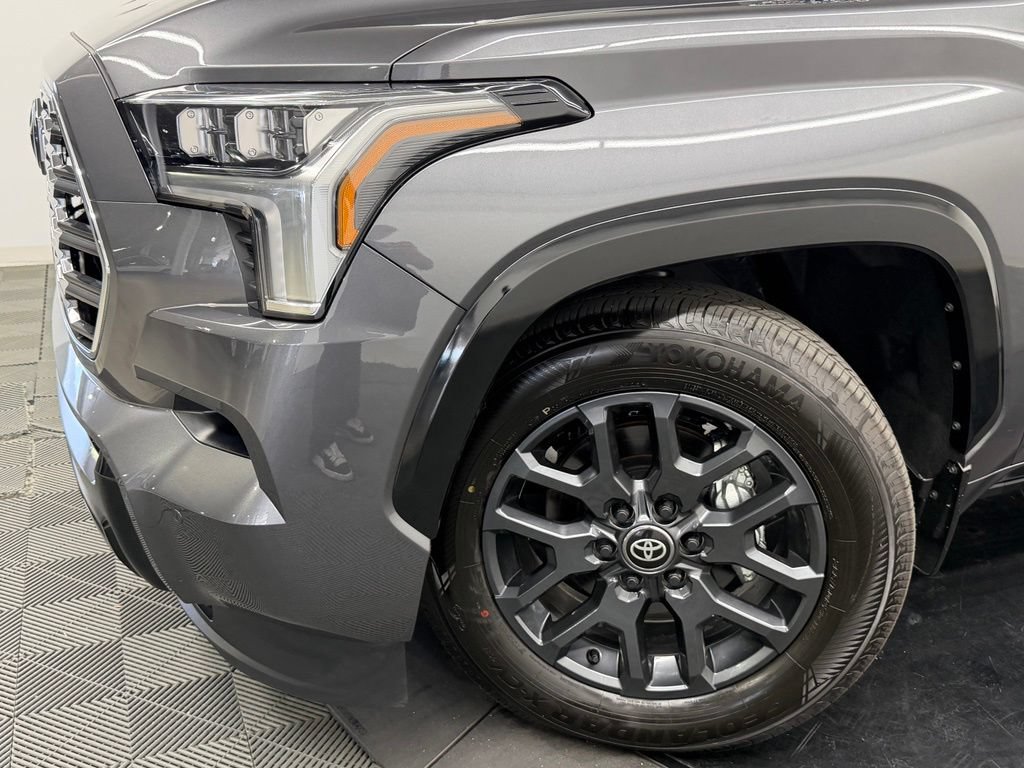 Used 2026 Toyota Sequoia Platinum AWD/4WD image 5