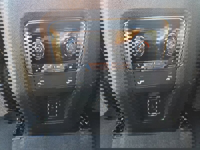 Used 2021 Chevrolet Suburban Premier image 13