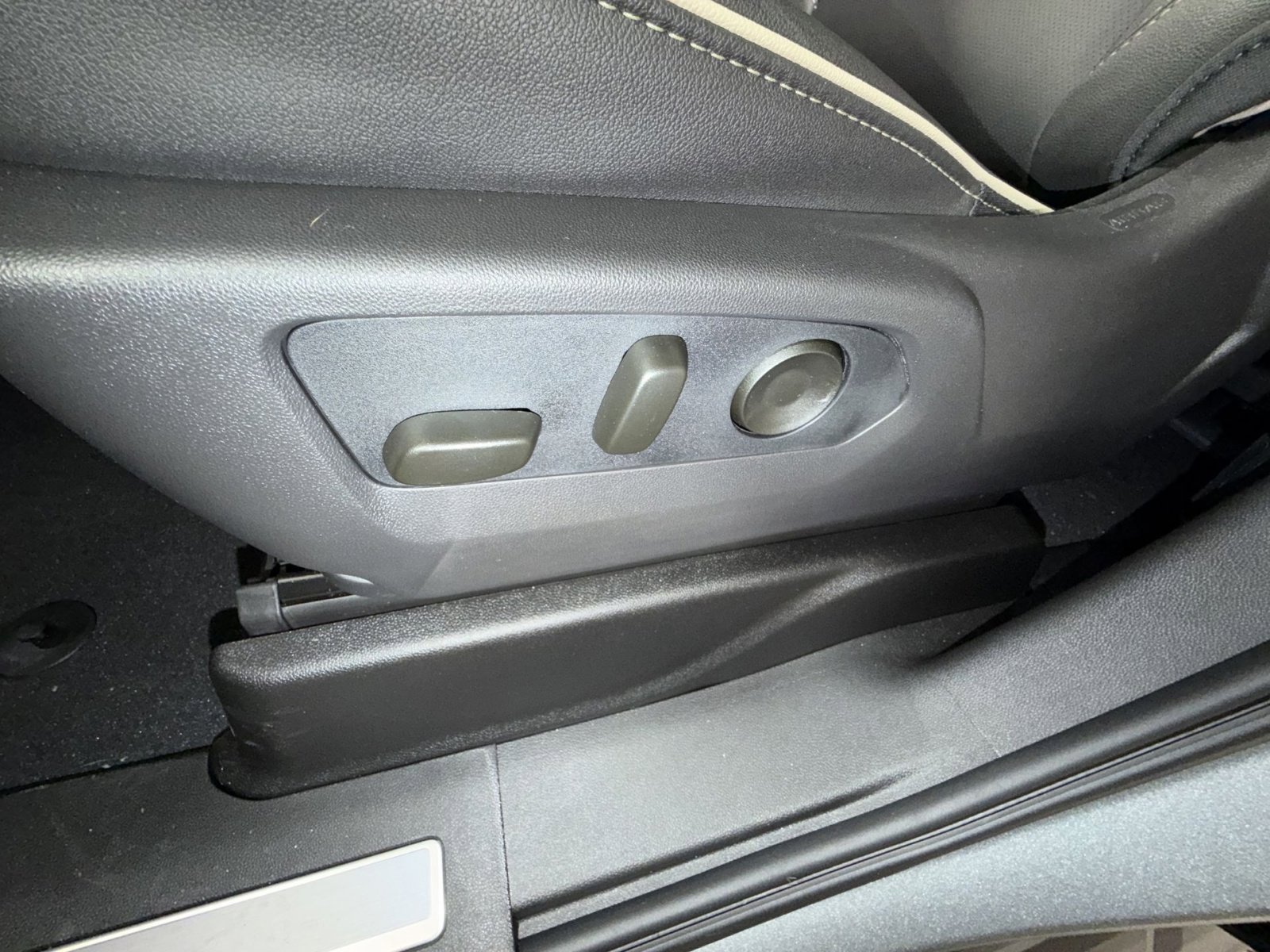 New 2026 GMC Yukon XL Elevation image 14