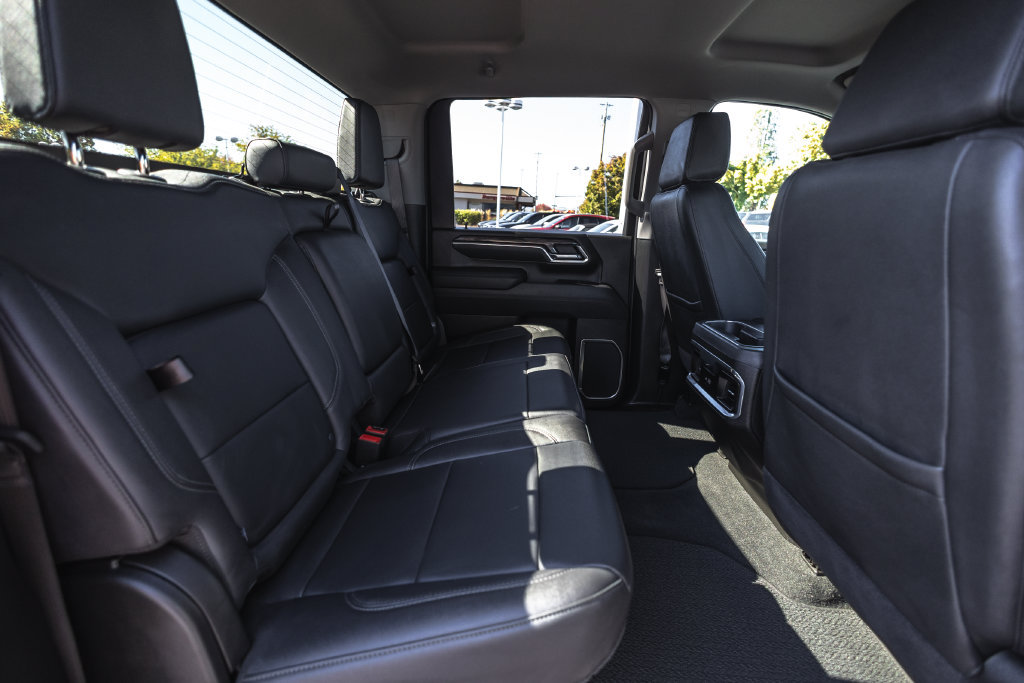 Used 2025 Chevrolet Silverado 3500 LTZ w/ LTZ Convenience Package AWD/4WD image 29