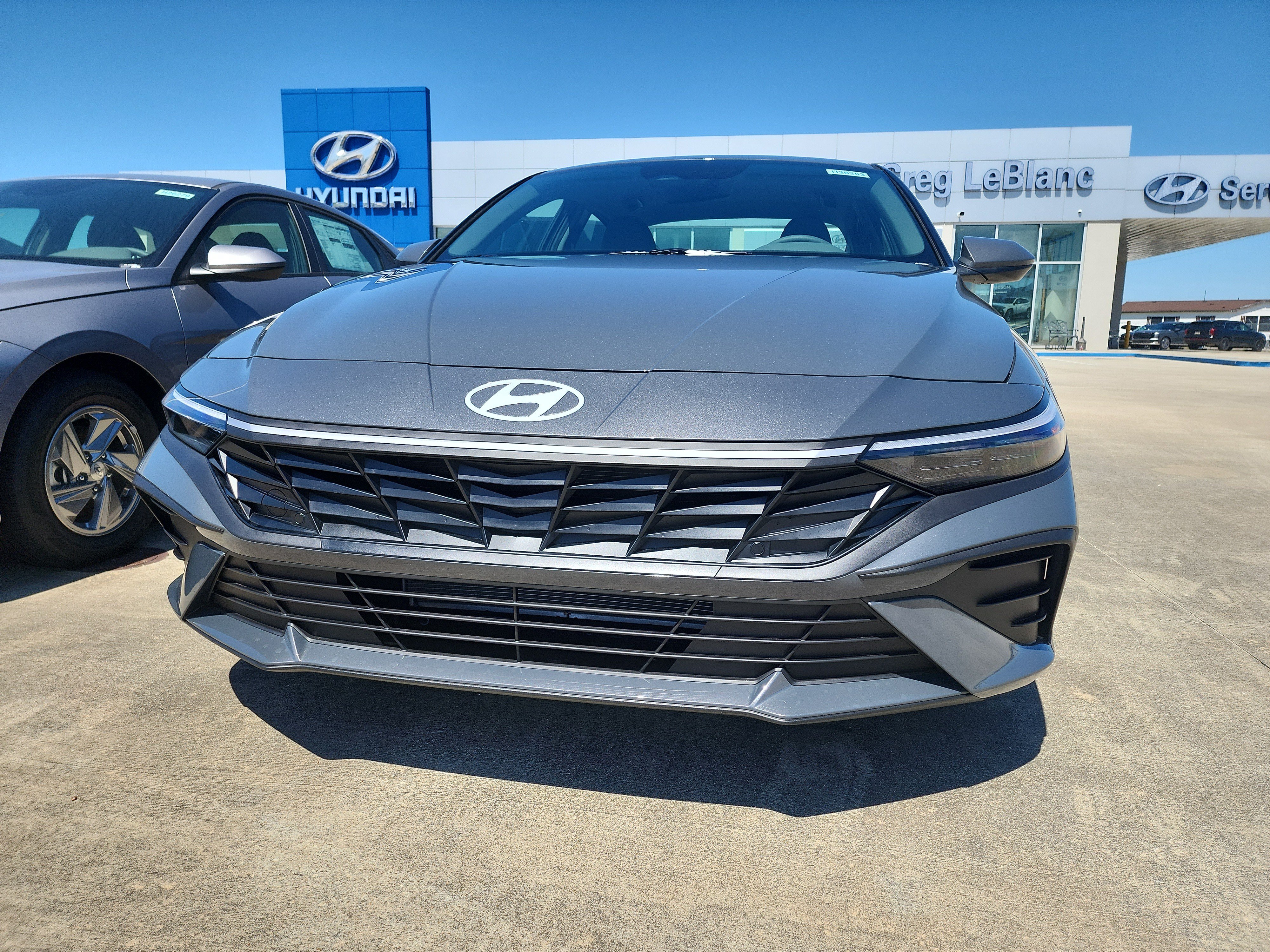 New 2026 Hyundai Elantra SE FWD image 3