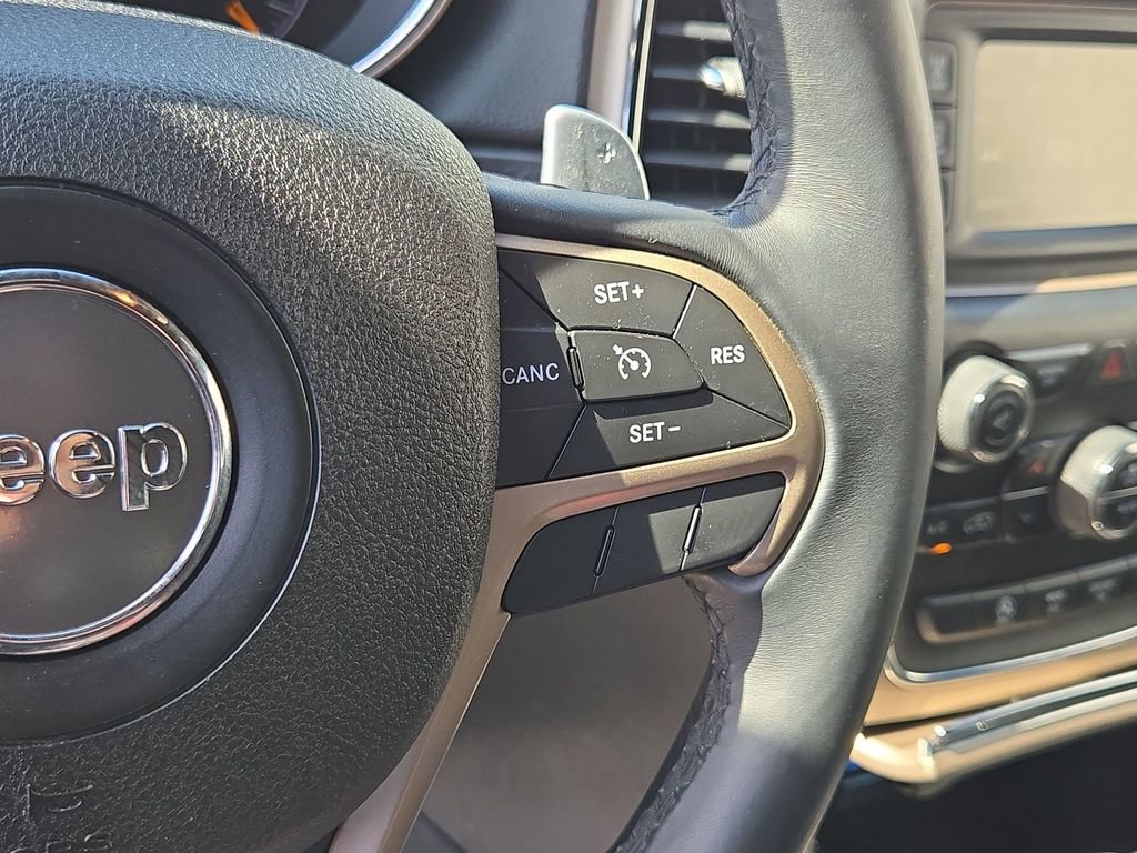 Used 2016 Jeep Grand Cherokee Laredo image 18