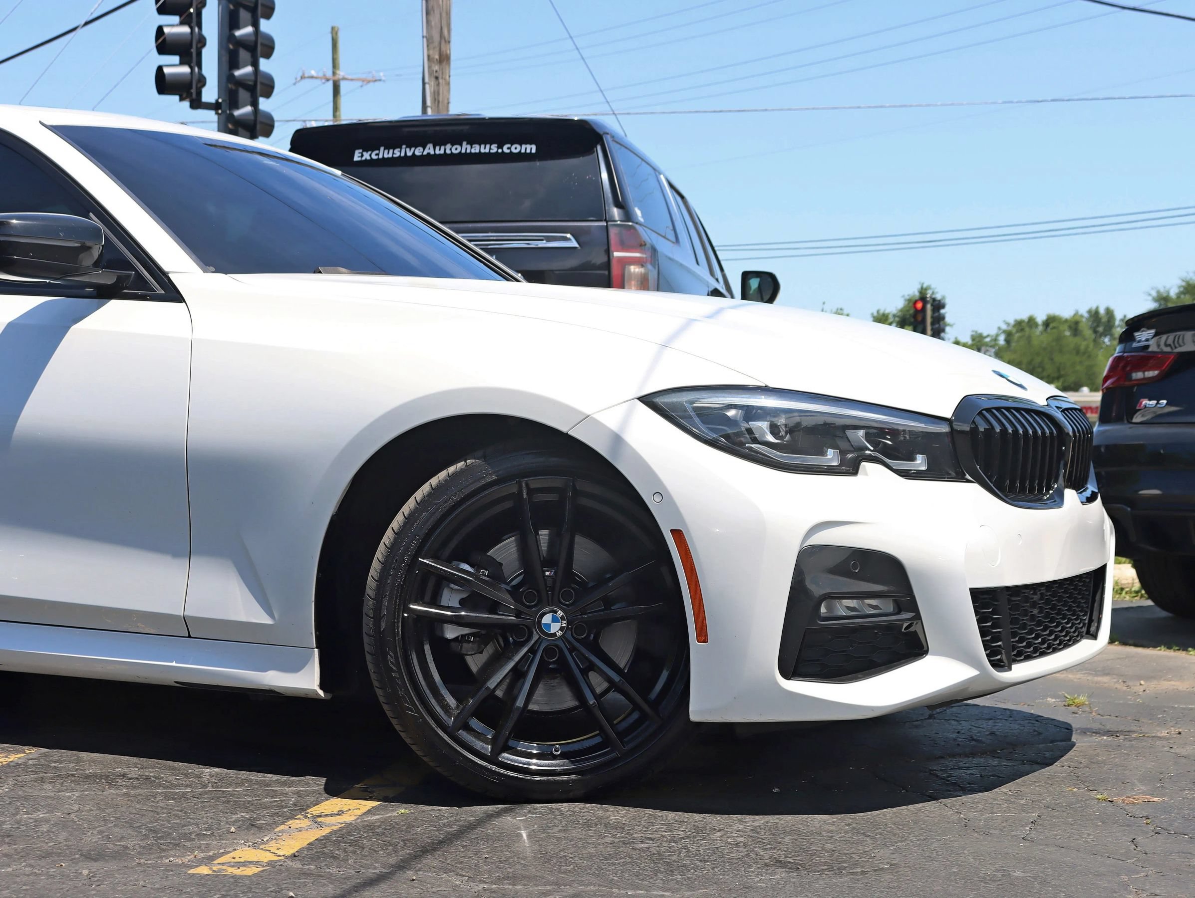 Used 2022 BMW 330i Sedan w/ M Sport Package RWD image 3