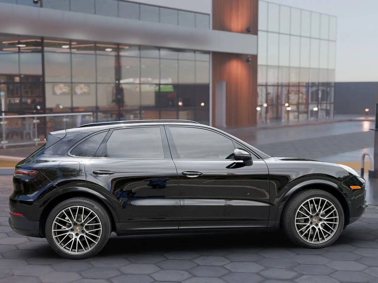 Used 2020 Porsche Cayenne S AWD/4WD image 12