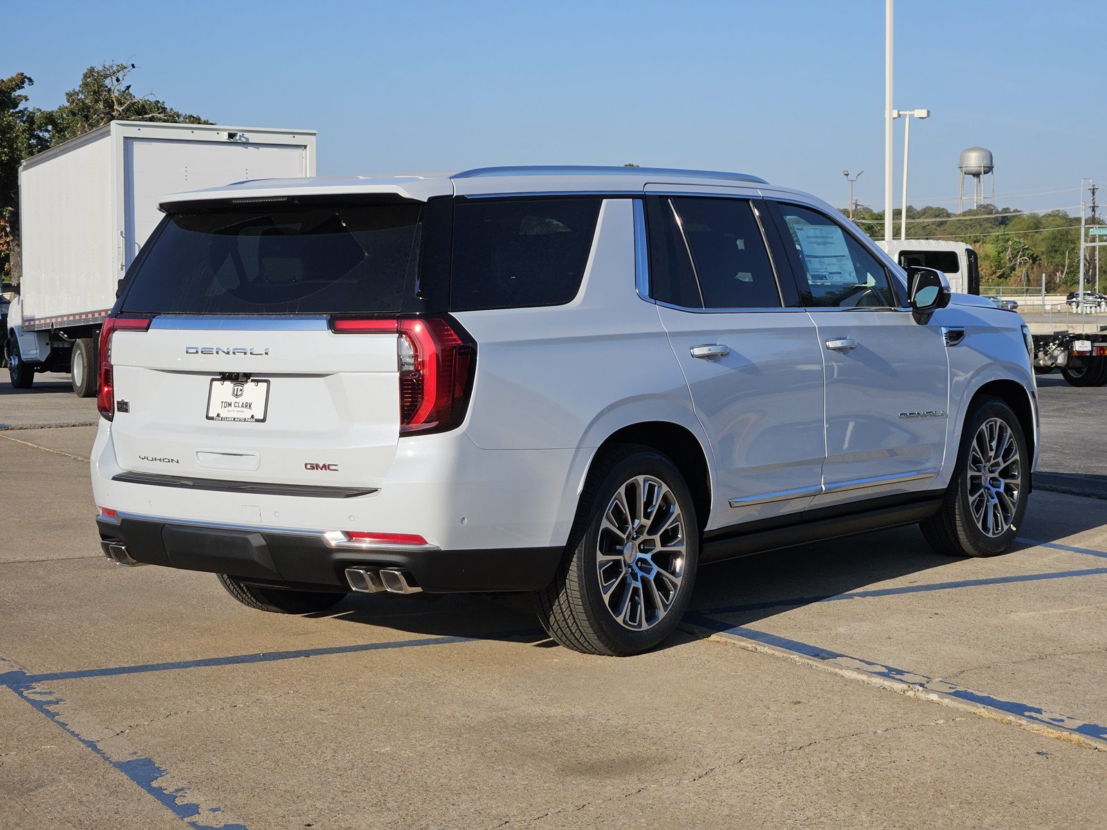 New 2027 GMC Yukon Denali w/ Denali Reserve Package AWD/4WD image 4