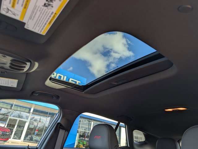 Used 2024 Chevrolet Trax RS w/ Sunroof Package image 26