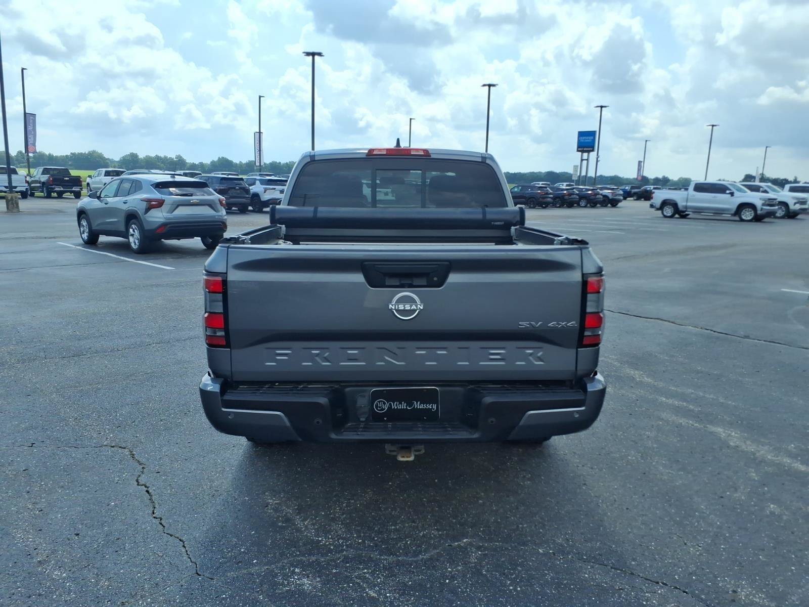 Used 2022 Nissan Frontier SV AWD/4WD image 4