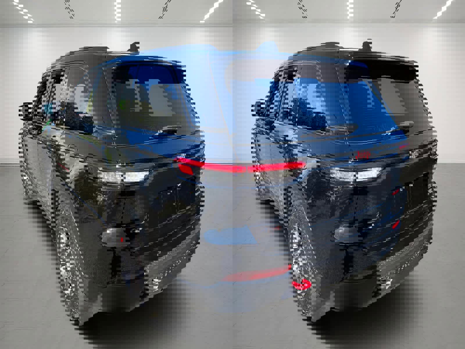 Used 2022 Jeep Grand Cherokee Trailhawk image 4