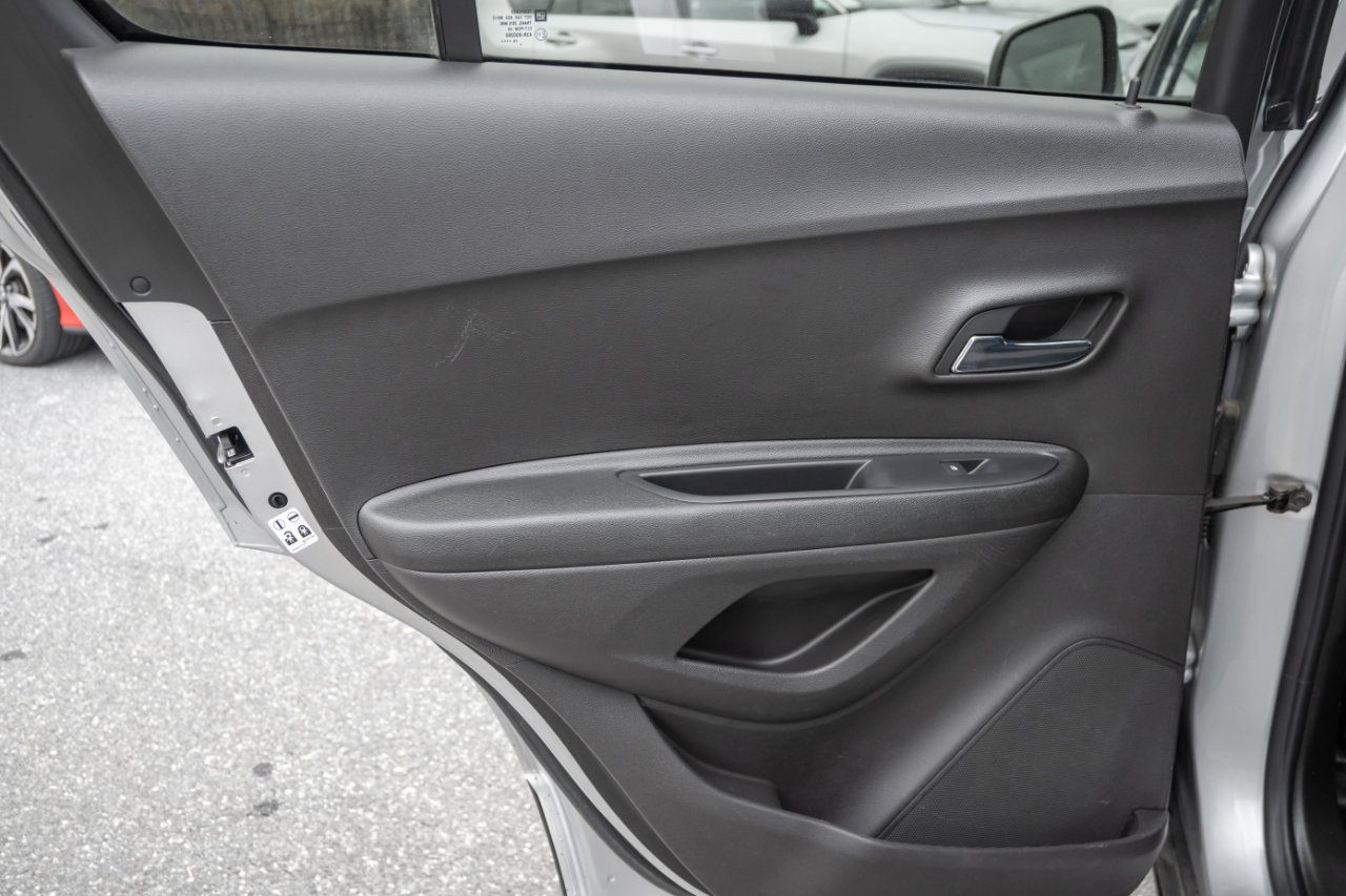 Used 2017 Chevrolet Trax LT image 21