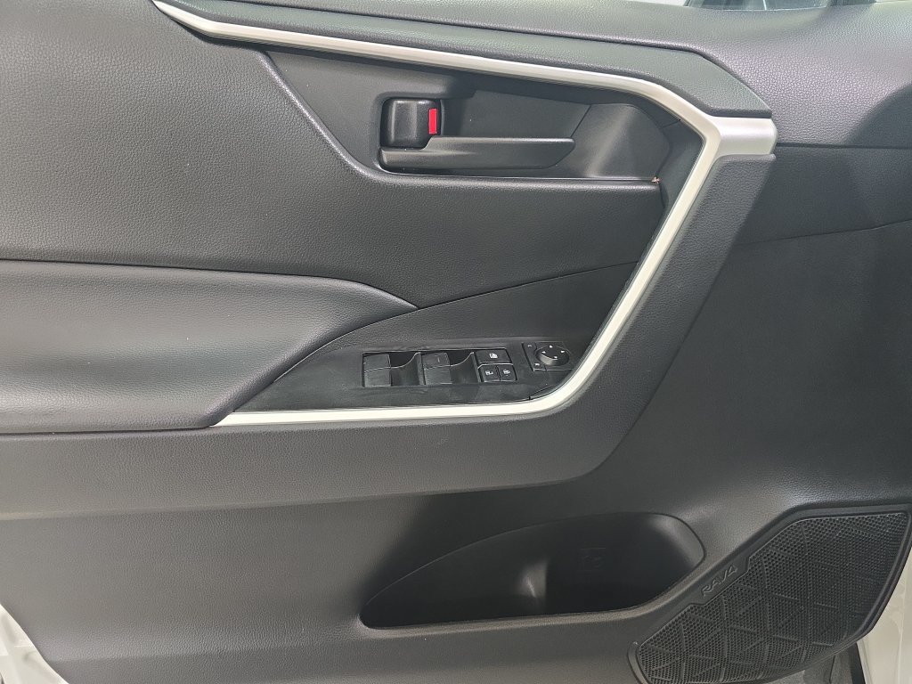 Used 2024 Toyota RAV4 LE FWD image 24