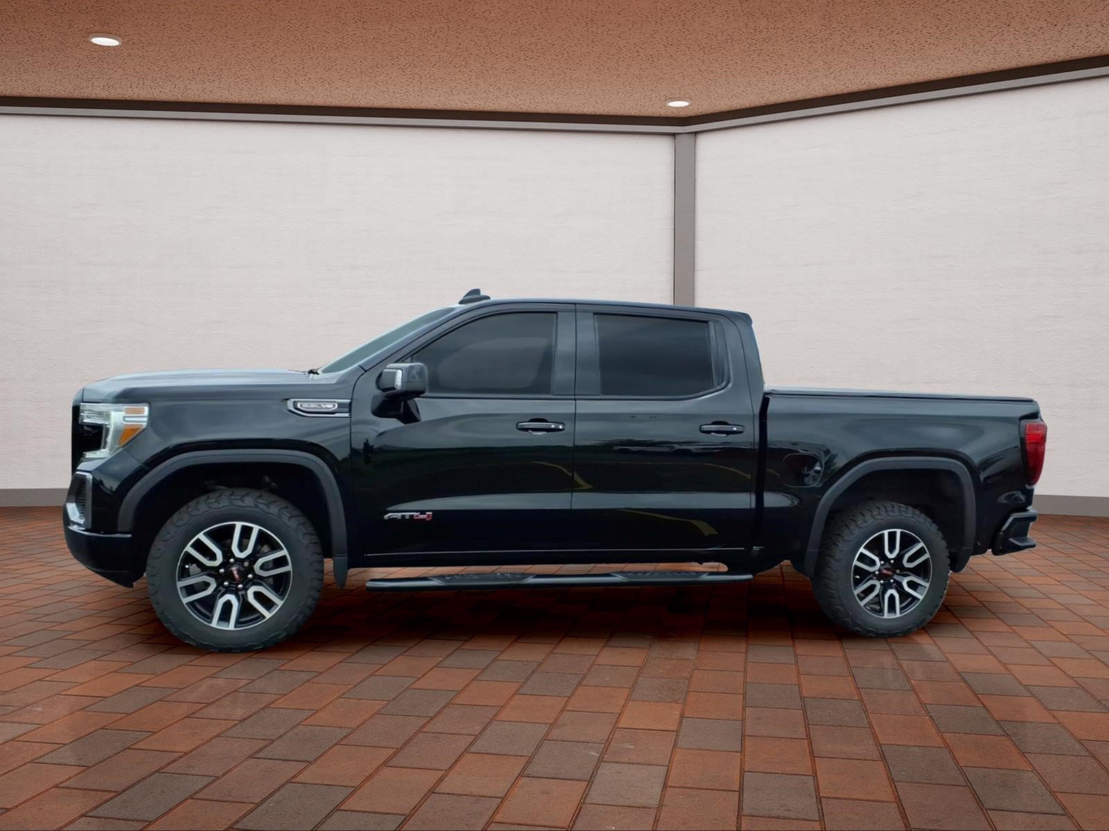Used 2021 GMC Sierra 1500 AT4 w/ AT4 Preferred Package AWD/4WD image 5