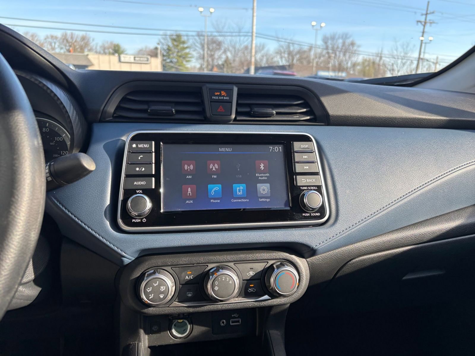 Used 2025 Nissan Versa SV image 20