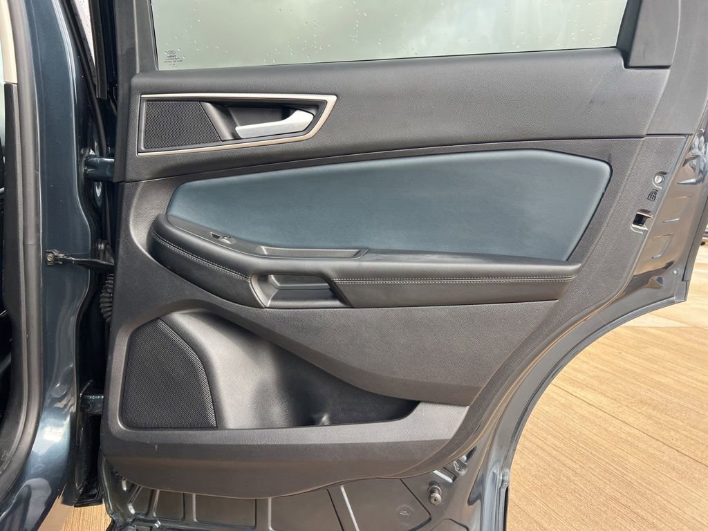 Used 2022 Ford Edge SEL w/ Sport Appearance Package image 12