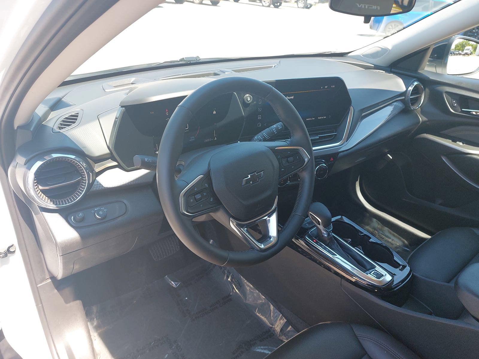 Used 2025 Chevrolet Trax ACTIV w/ Driver Confidence Package FWD image 14
