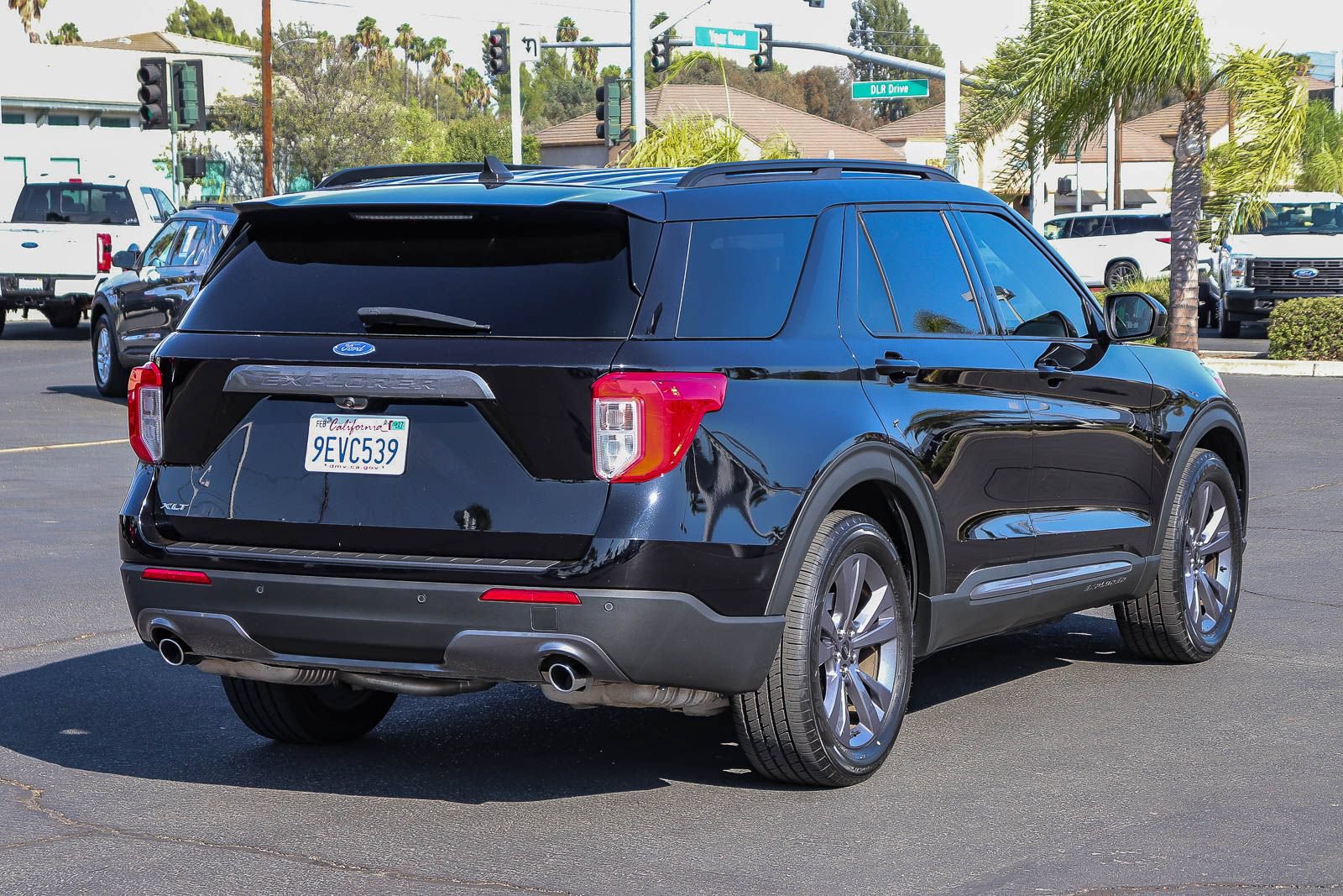 Certified 2022 Ford Explorer XLT w/ Equipment Group 202A RWD image 4