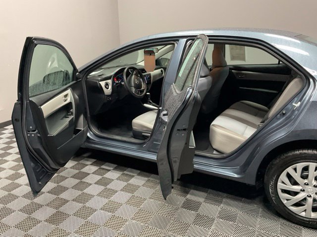 Used 2018 Toyota Corolla LE FWD image 13