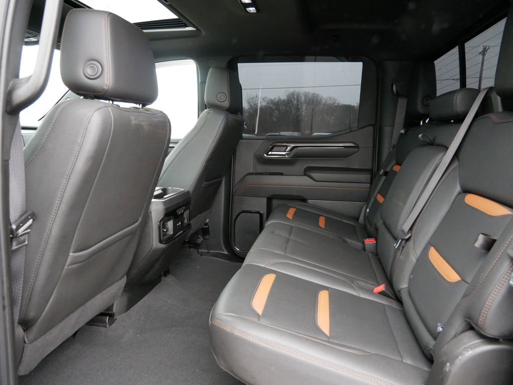Used 2024 GMC Sierra 1500 AT4 w/ Technology Package AWD/4WD image 16