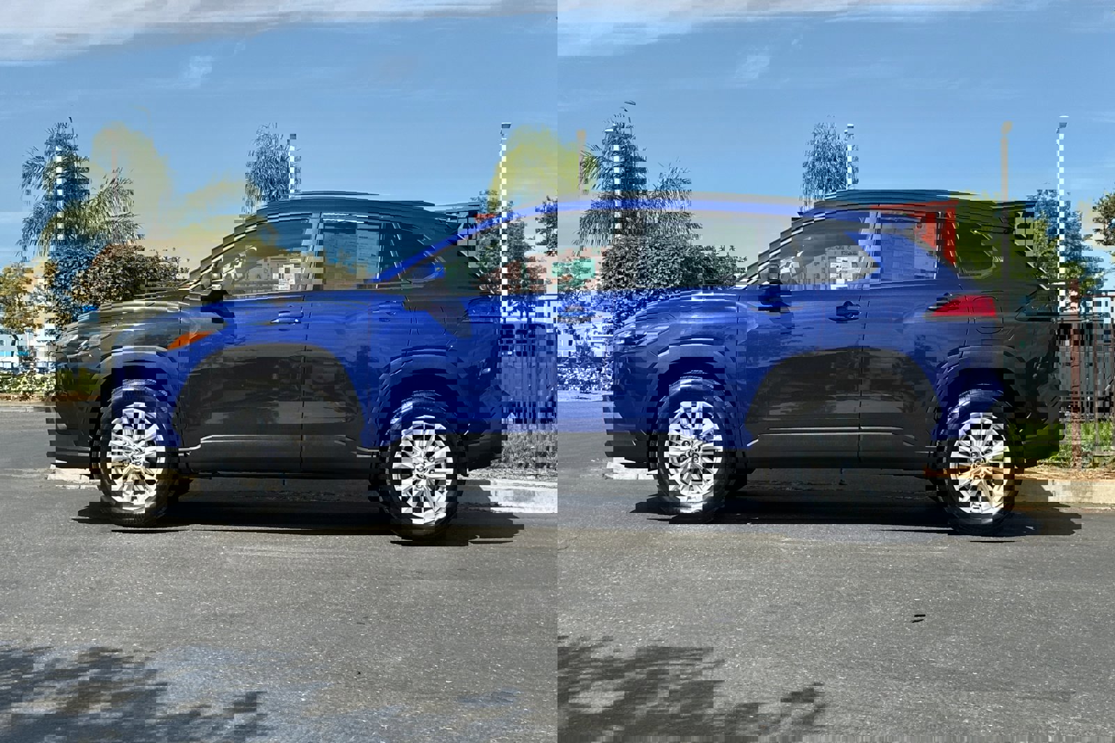 Used 2022 Toyota Corolla Cross LE image 7