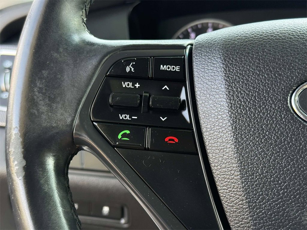 Used 2016 Hyundai Sonata Sport w/ Option Group 02 image 16