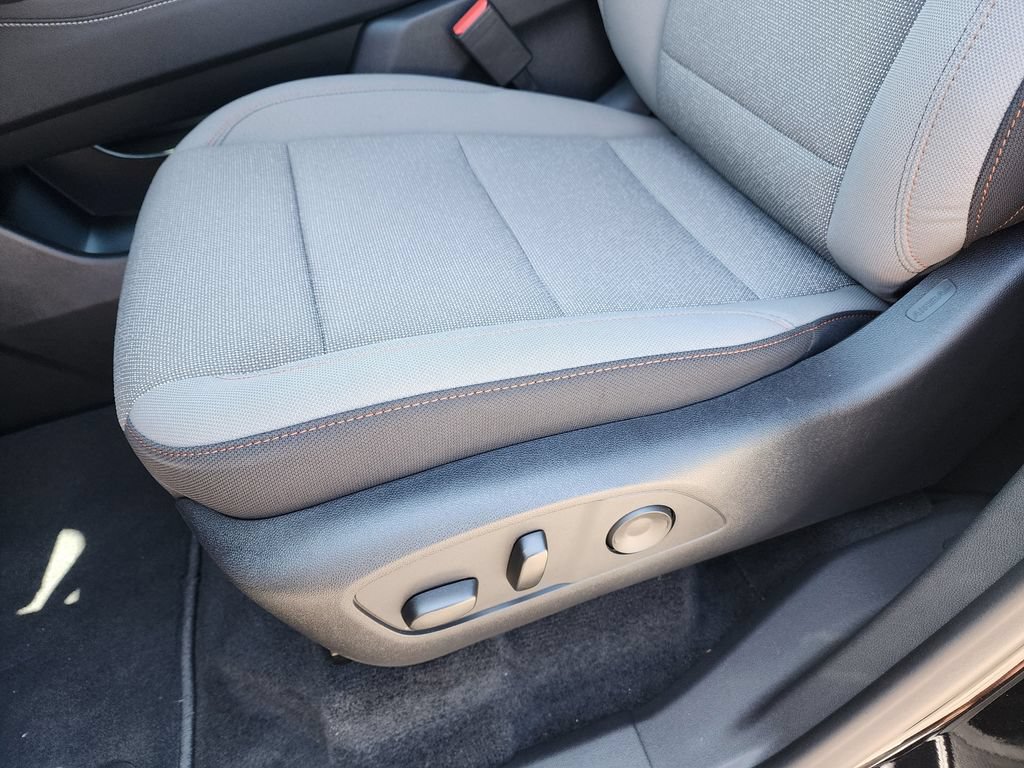 New 2025 Chevrolet Traverse LT FWD image 10