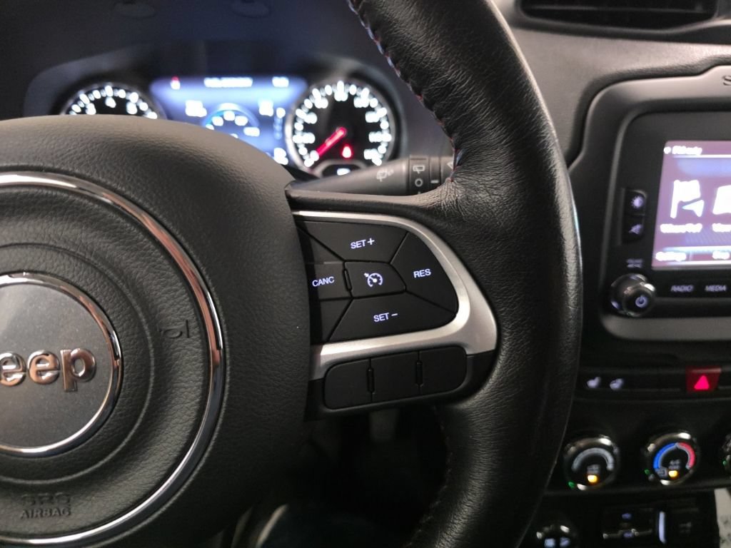 Used 2017 Jeep Renegade Trailhawk AWD/4WD image 15
