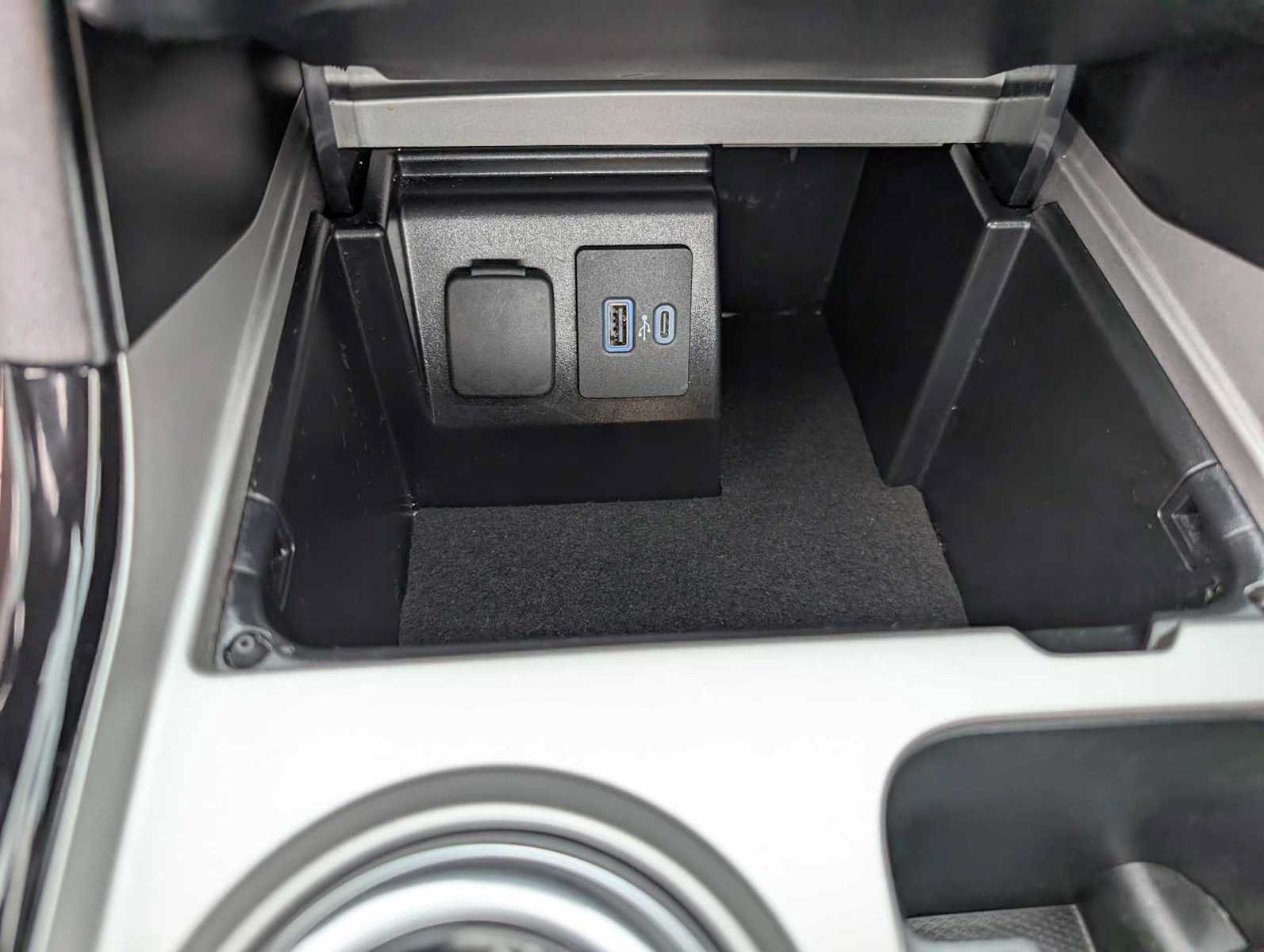 Used 2024 Ford Explorer ST w/ Equipment Group 401A AWD/4WD image 32