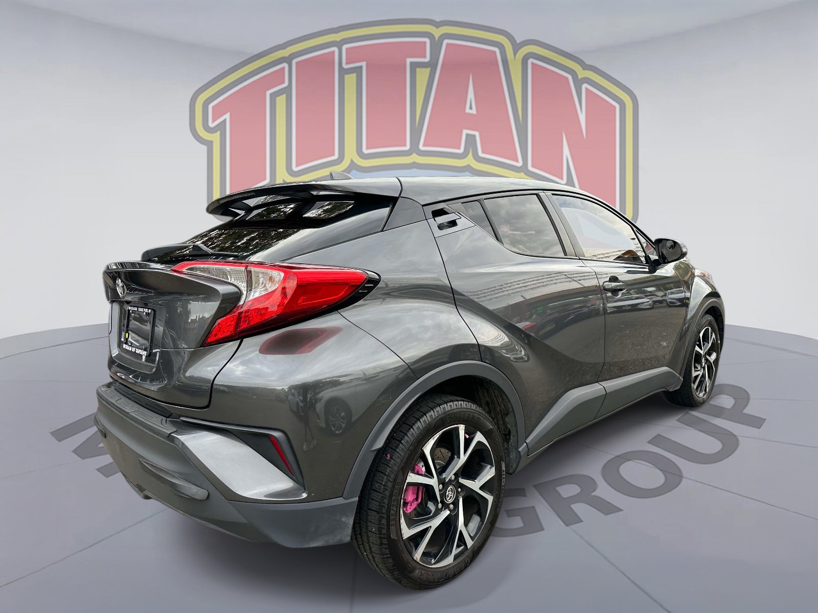 Used 2019 Toyota C-HR XLE FWD image 2