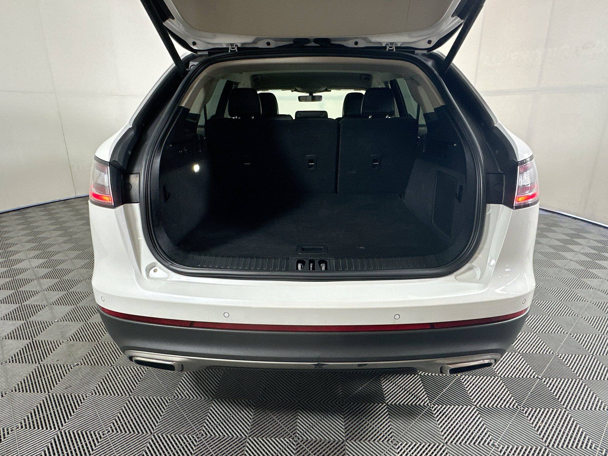 Used 2023 Lincoln Nautilus AWD w/ Premium Package image 31