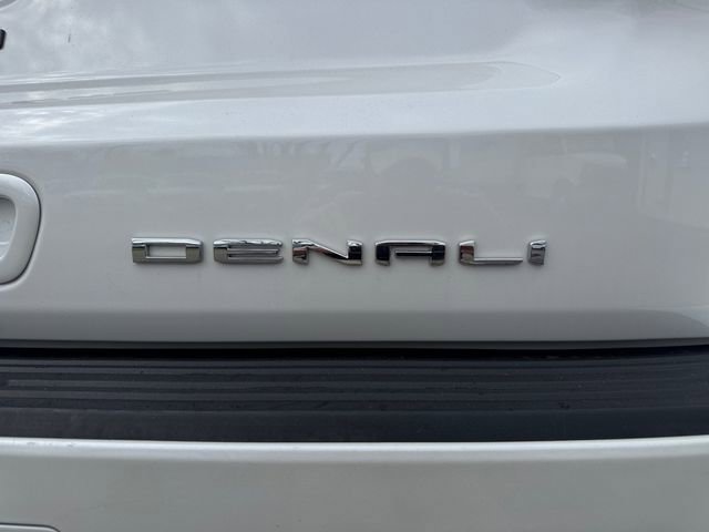 Used 2023 GMC Yukon Denali image 9