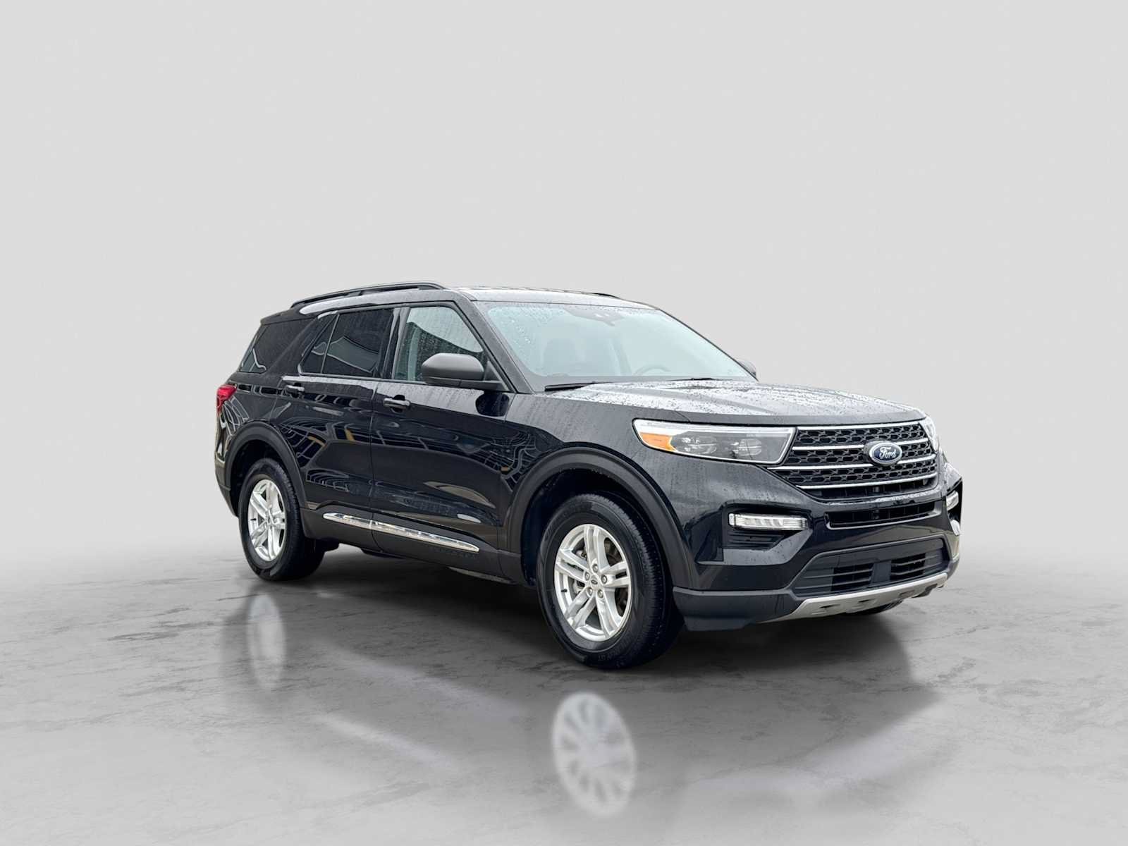 Used 2023 Ford Explorer XLT w/ Equipment Group 202A AWD/4WD image 8