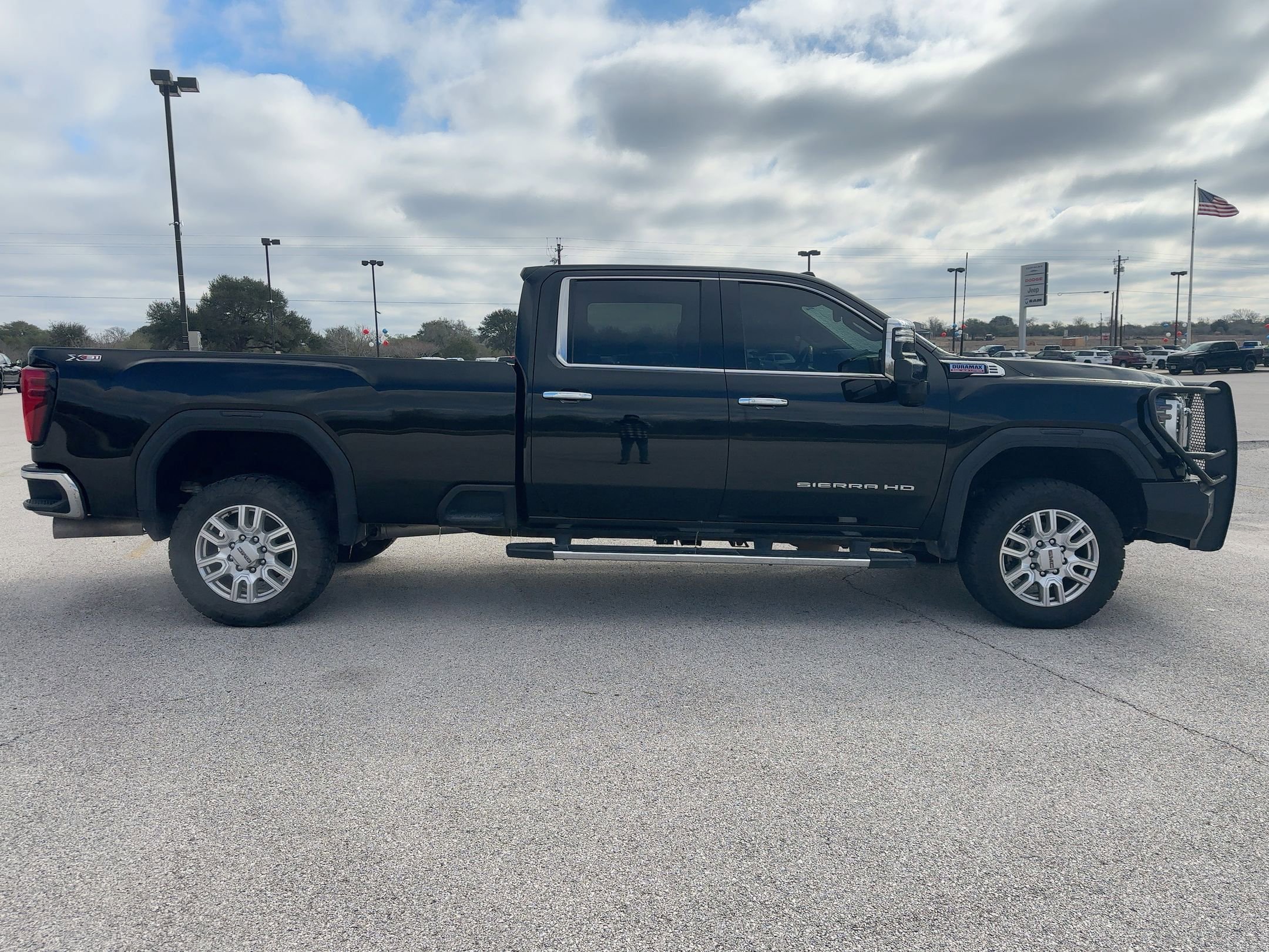 Used 2024 GMC Sierra 2500 SLT w/ SLT Convenience Package AWD/4WD image 6