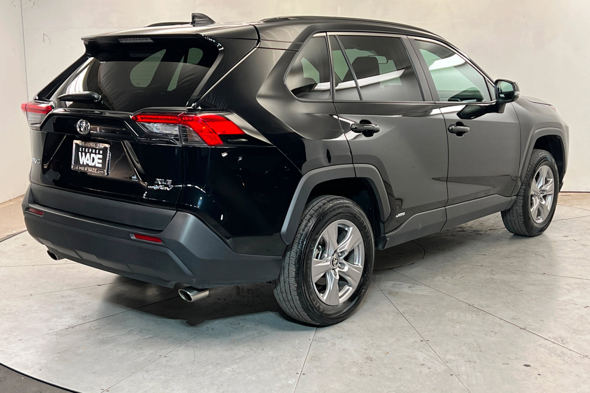 Used 2025 Toyota RAV4 XLE AWD/4WD image 6