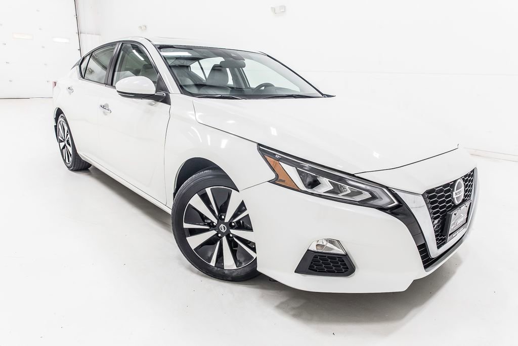 Used 2021 Nissan Altima 2.5 SV w/ SV Premium Package FWD image 8