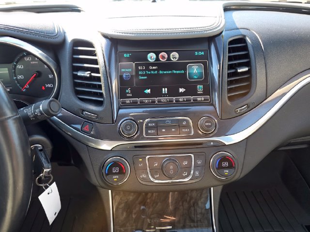Used 2015 Chevrolet Impala LT w/ Convenience Package FWD image 26