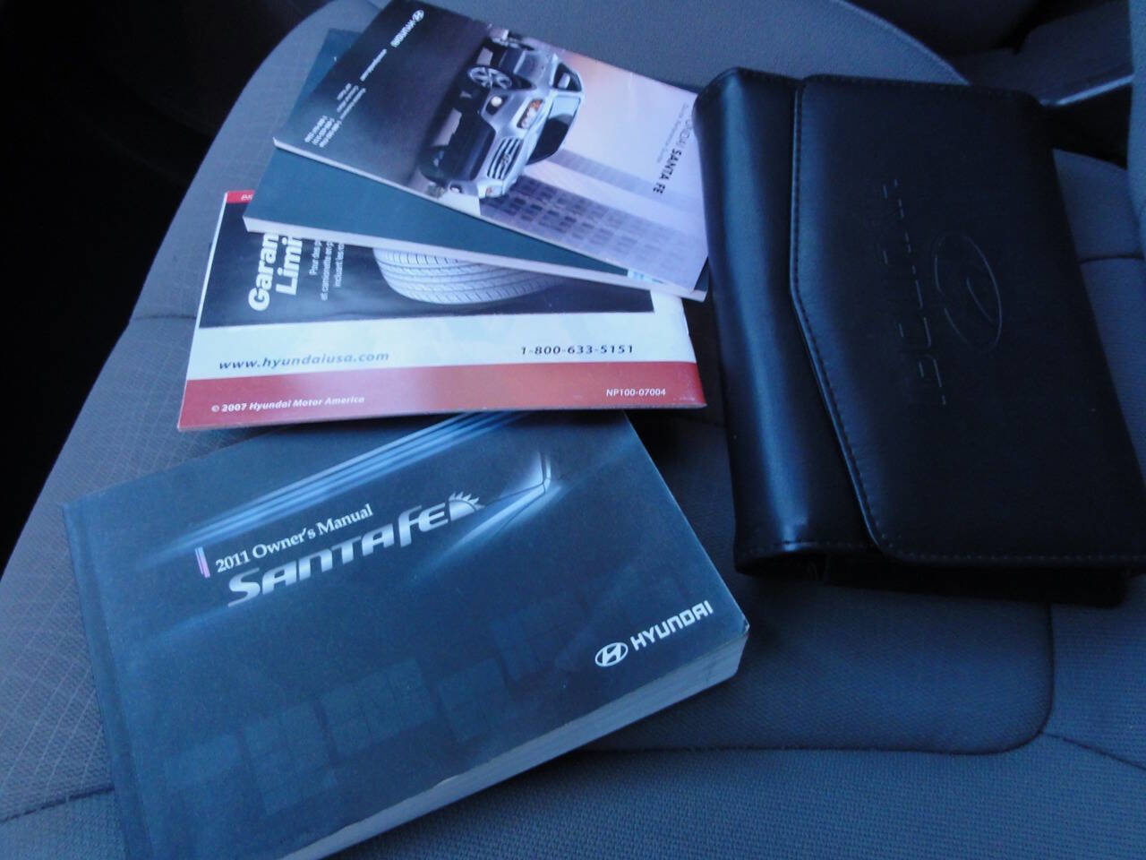 Used 2011 Hyundai Santa Fe GLS image 19