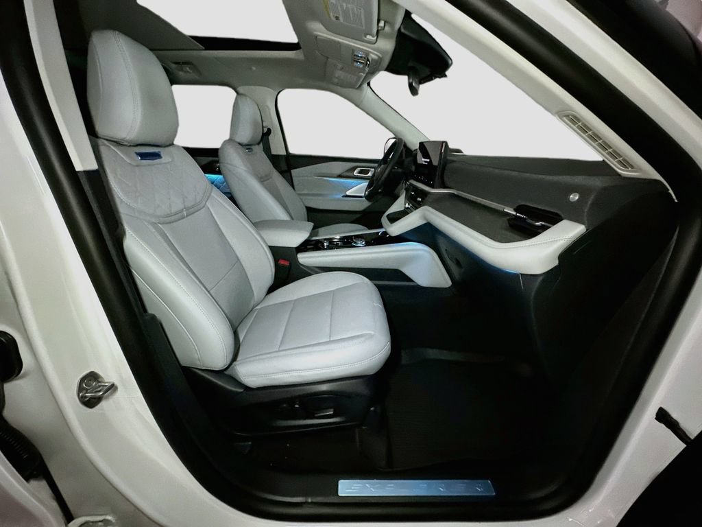 New 2026 Ford Explorer Platinum w/ LUX Leather Package AWD/4WD image 37