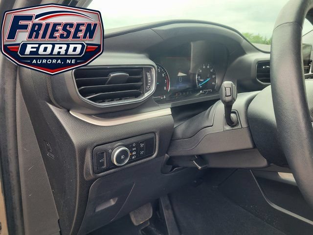 Used 2023 Ford Explorer XLT w/ Equipment Group 202A AWD/4WD image 13