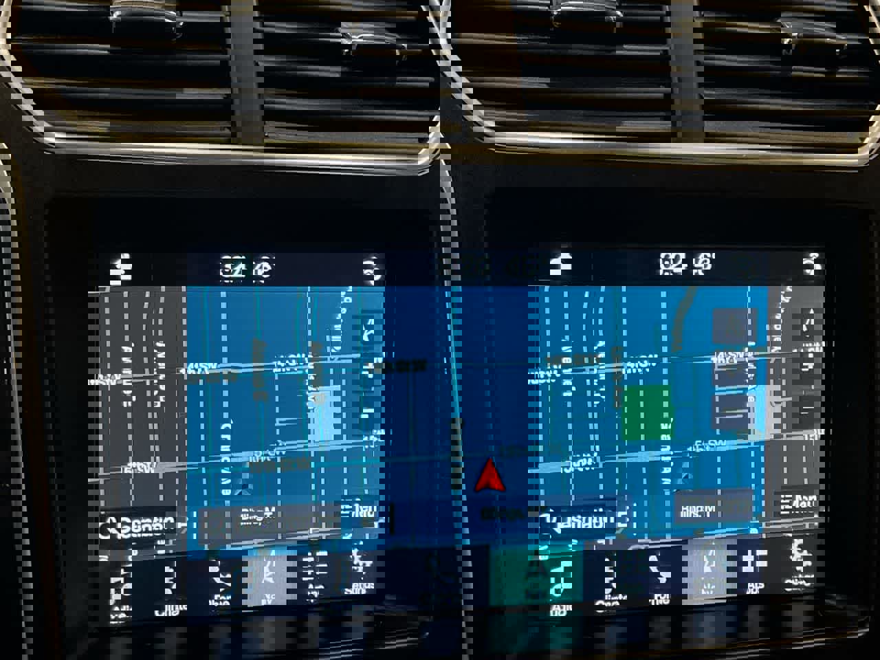 Used 2018 Ford Explorer Platinum image 18