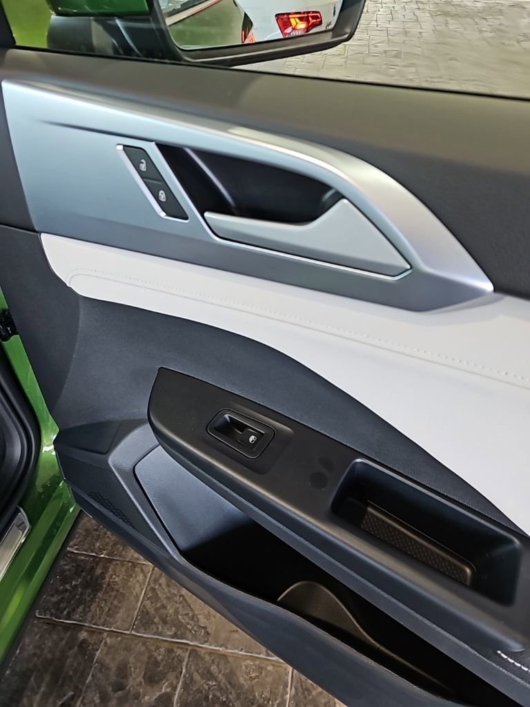 New 2026 Volkswagen Taos SE image 12