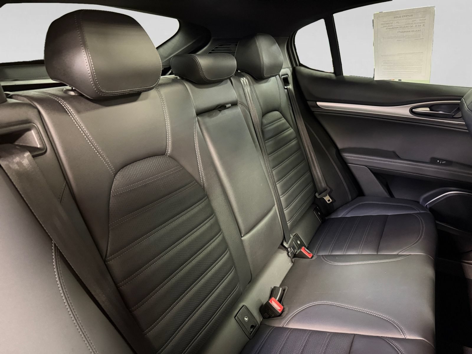 Used 2022 Alfa Romeo Stelvio Veloce AWD/4WD image 25