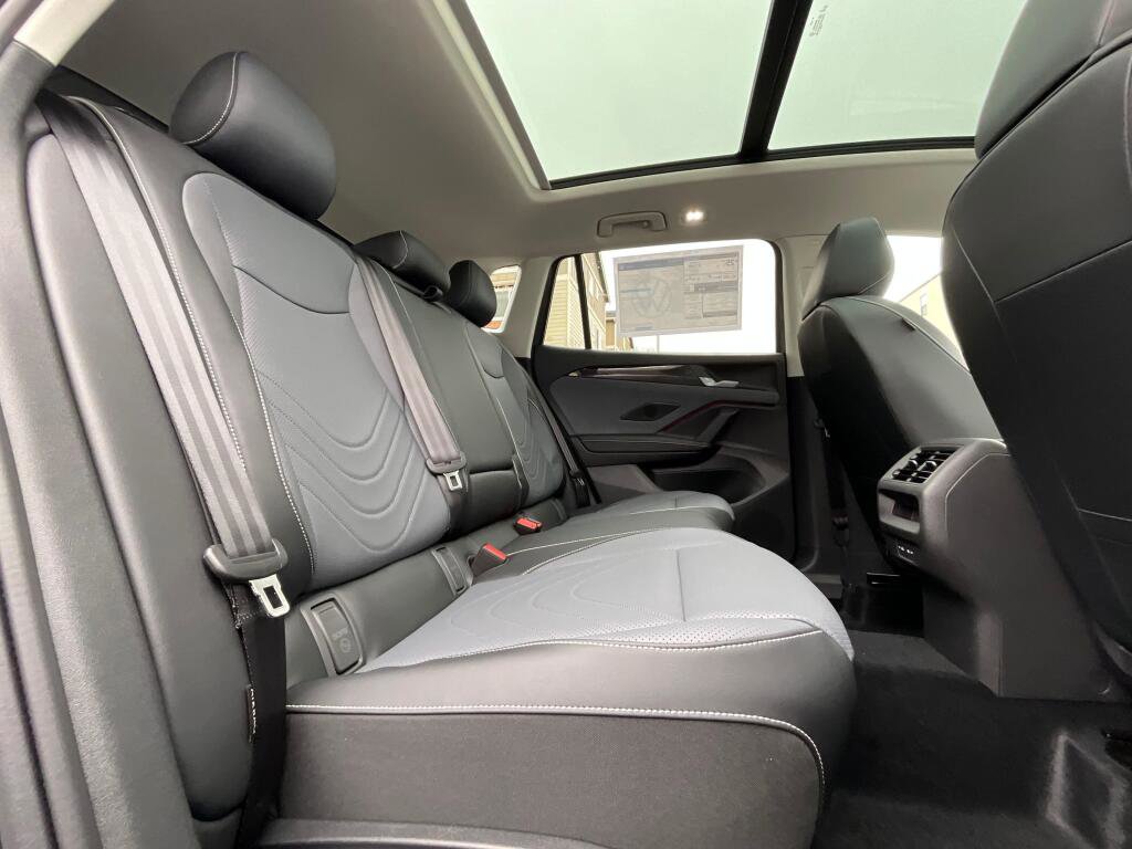 New 2026 Volkswagen Tiguan SE image 14