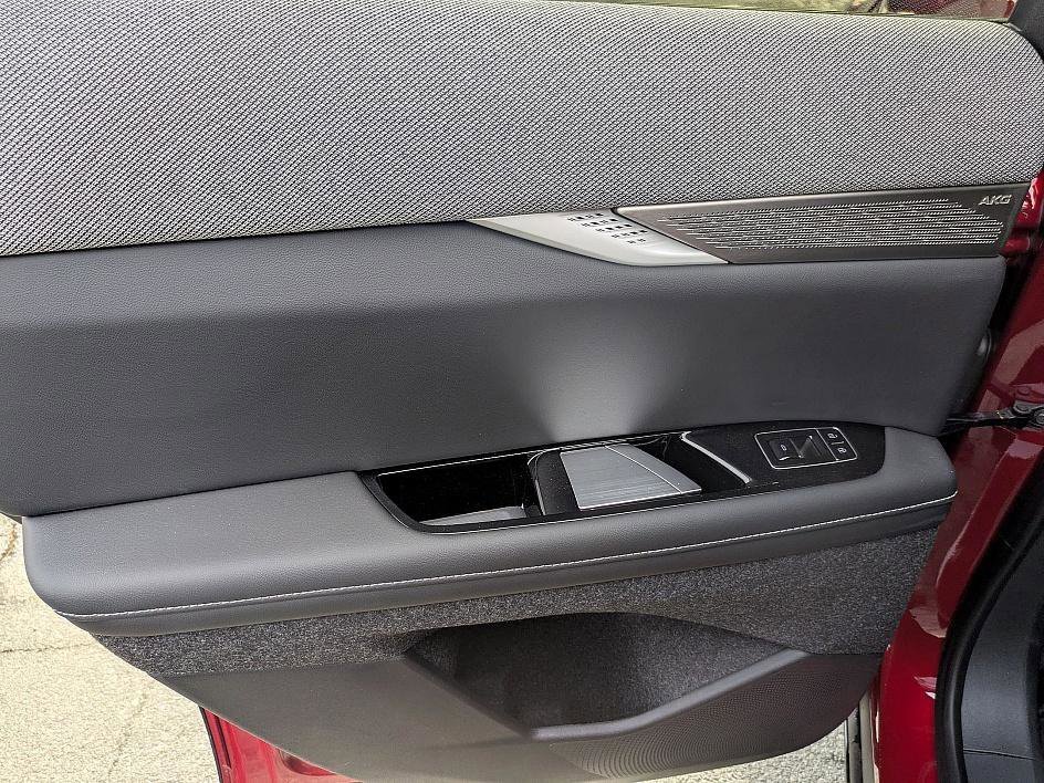 New 2025 Cadillac Optiq Luxury 2 AWD/4WD image 22
