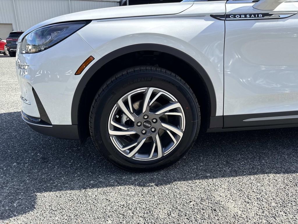 New 2026 Lincoln Corsair Premiere image 11